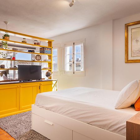 מנילבה Duquesa Port Studio Apartment - Bright Sunlit Terrace מראה חיצוני תמונה