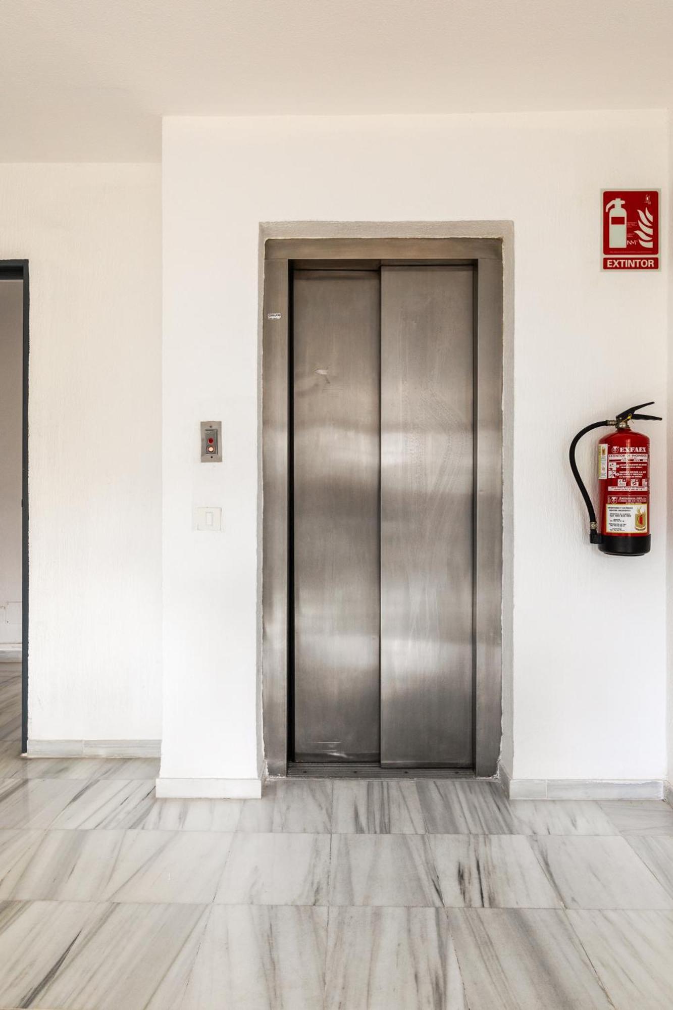 מנילבה Duquesa Port Studio Apartment - Bright Sunlit Terrace מראה חיצוני תמונה